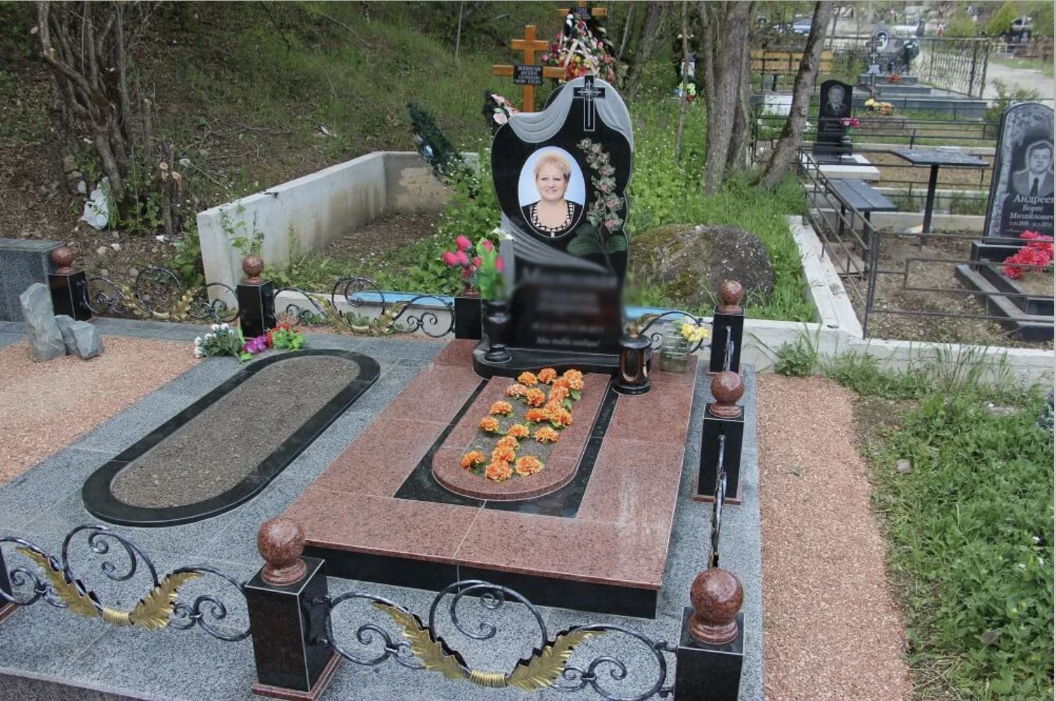 Установка гранитного цоколя